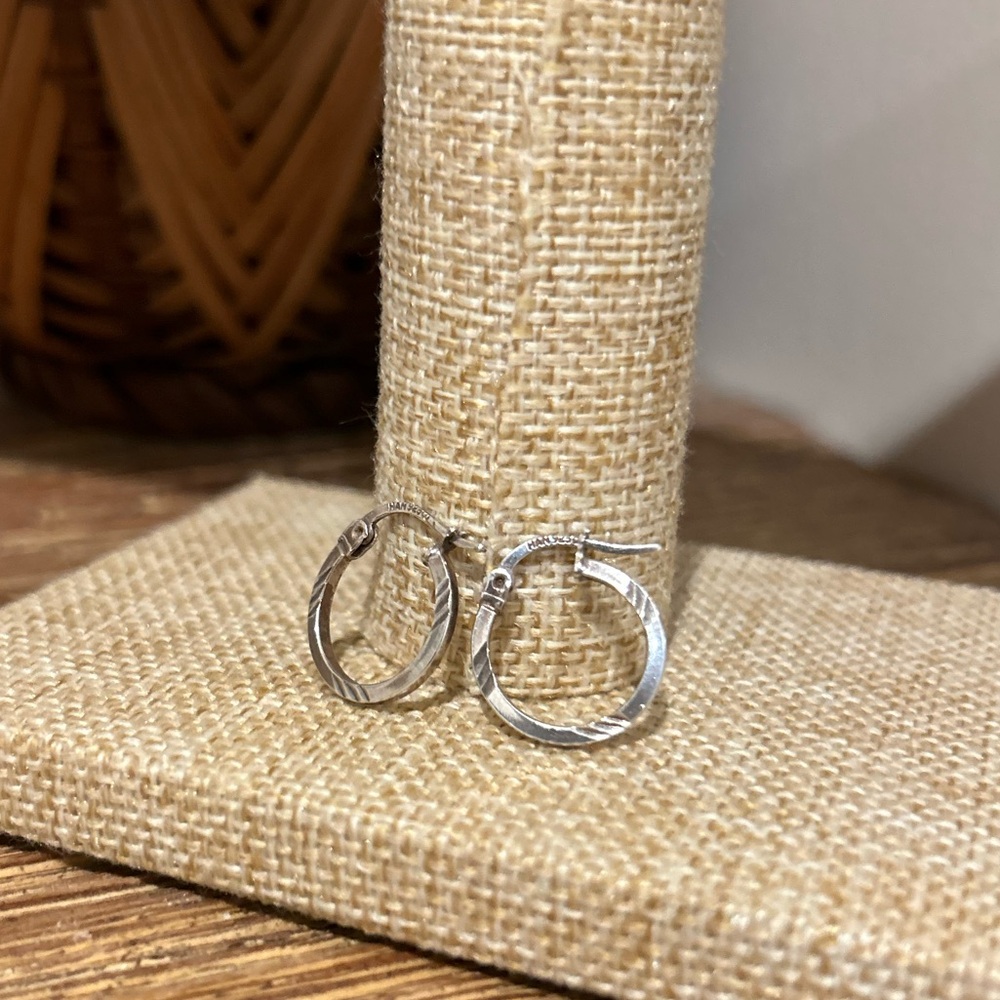 925 Sterling Silver Etched Detail Hoop Earring